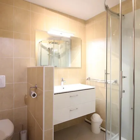 Apartamento Bel F3 Au 2eme Etage, A 50m Des Thermes, Bien Equipe, 6 Couchages, Ideal Pour Cures Et - Fr-1-415-65 *