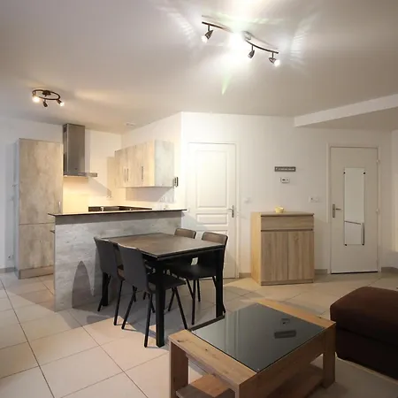 Bel F3 Au 2eme Etage, A 50m Des Thermes, Bien Equipe, 6 Couchages, Ideal Pour Cures Et - Fr-1-415-65 Apartamento Le Mont-Dore